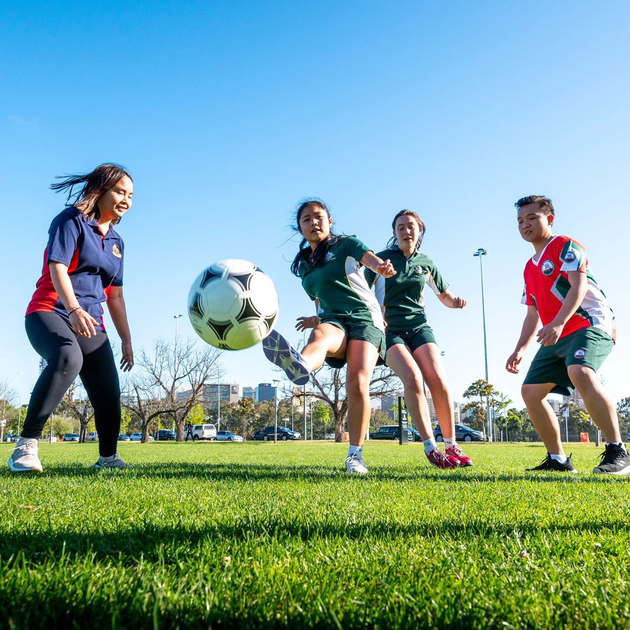 金牌背后的 金牌背后的